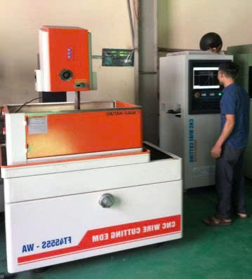 Máy cắt dây